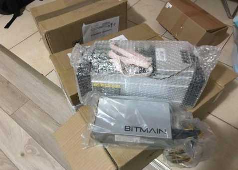 Bitmain Antminer S9 13.5 TH/s + PSU